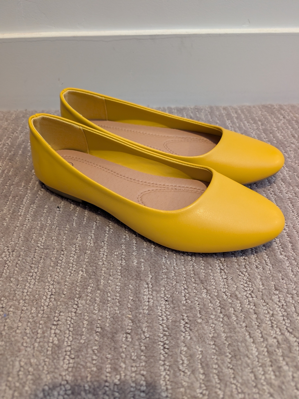 NWOT Women's Unbranded Mustard Yellow Ballet Flats